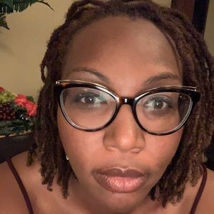 Meet your Posher, Caremia